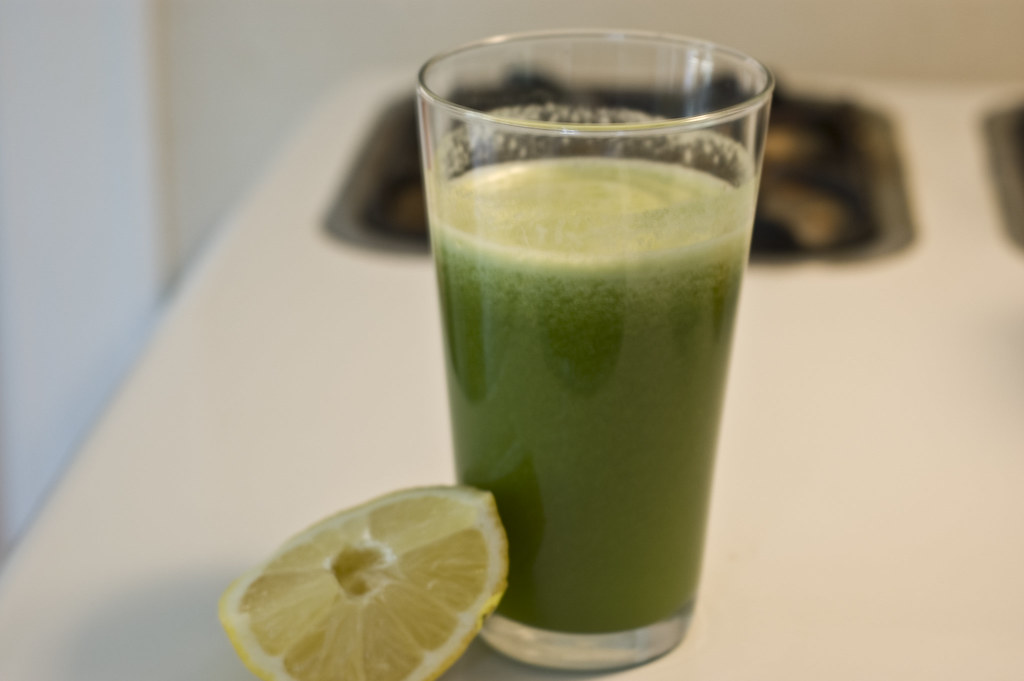 Overview of Side Effects Of Drinking Green Juice